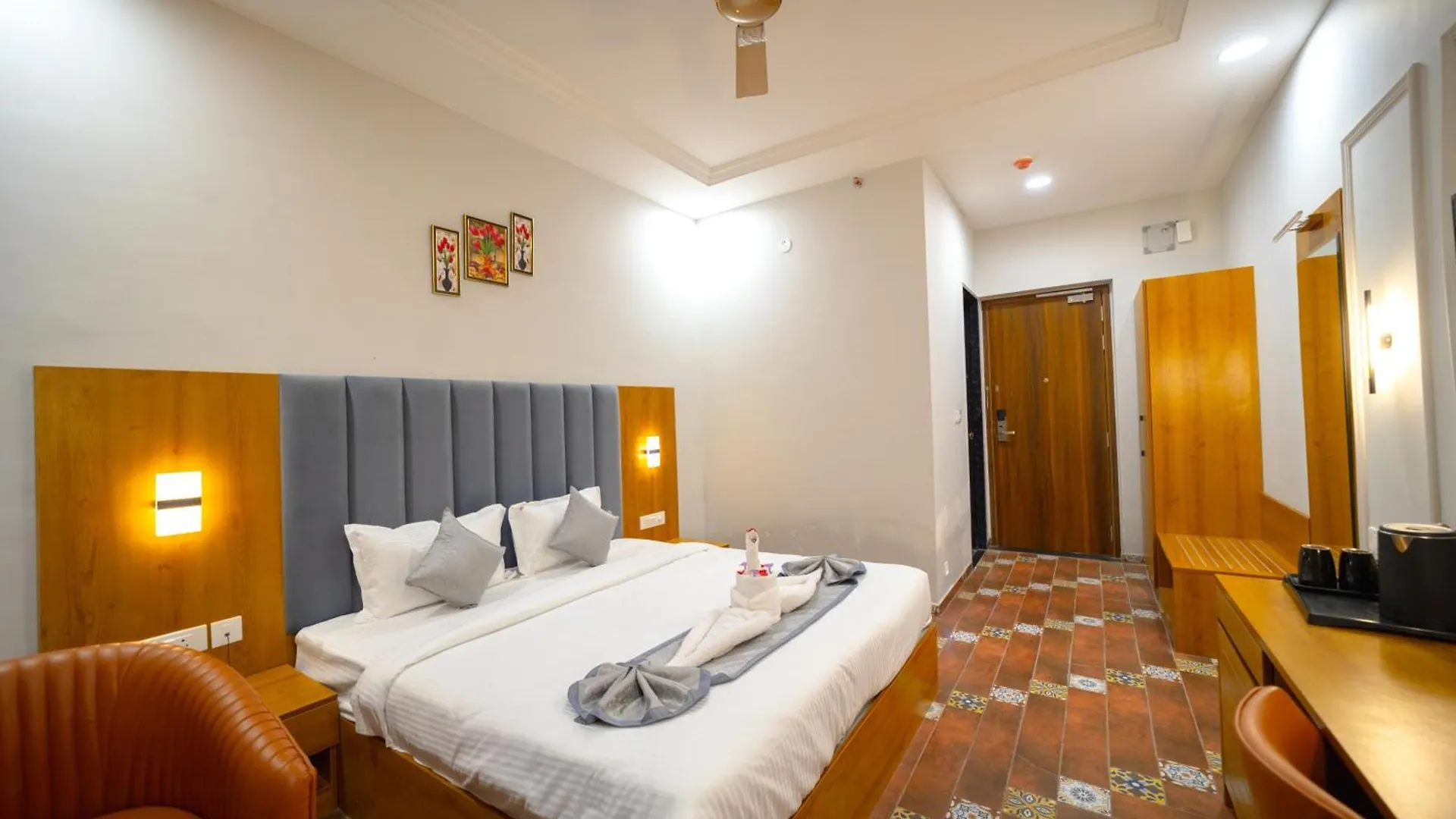 **** Resort Gold Nest Rubystone Heritage Udaipur India